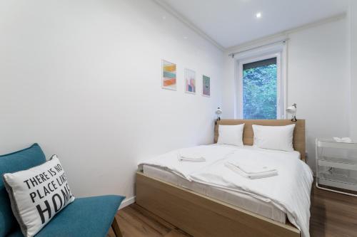  BpR Oaktree Home with small garden in Budapest