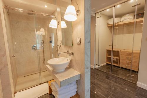 2 bedrooms, 3 beds