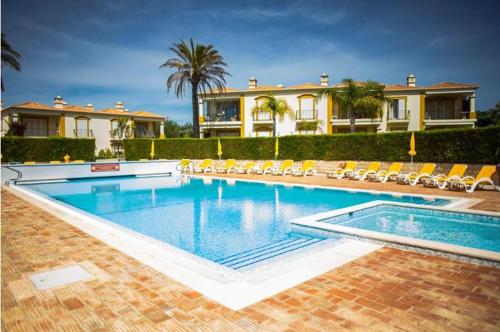 Swimming pool, Gramacho Golf Bungalow private garden and terrace shared pool in Gramacho