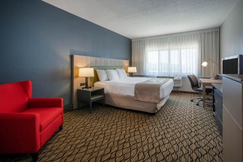 Days Inn & Suites by Wyndham Rochester Hills MI