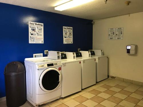 InTown Suites Extended Stay Atlanta GA -Smyrna - image 12