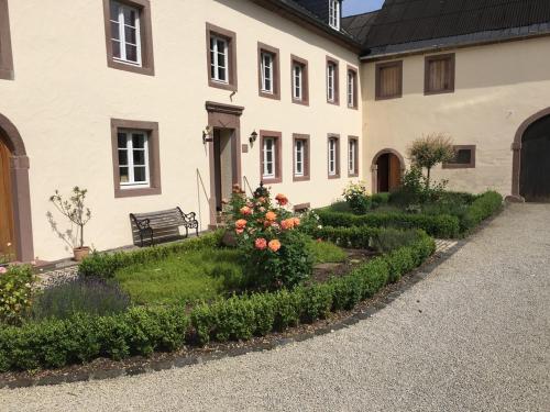 Exterior view, Ferienwohnung in historischem Bauernhaus in der Eifel in Sinspelt
