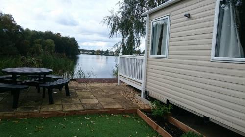 Tattershall Lakes Caravan