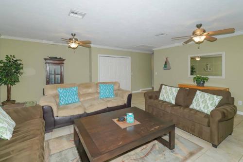Heated Pool Home - Perfect Location - Walk to Beach, Restaurants and More! detail