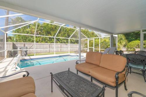 Heated Pool Home - Perfect Location - Walk to Beach, Restaurants and More! in Sarasota, USA