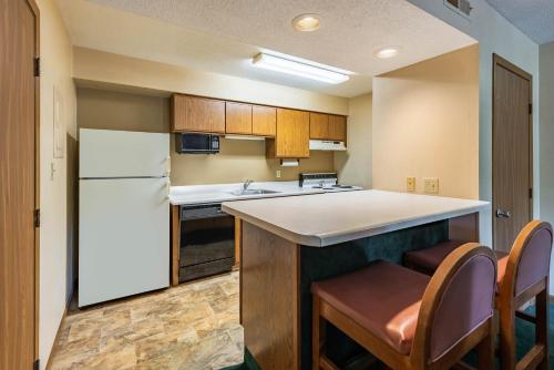 Americas Best Value Inn & Suites St. Marys