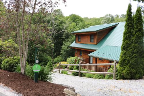 Kid Friendly Hotels Near Linn Cove Visitor Center Linville Nc