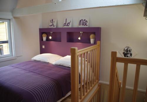 1 queen bed, 2 twin beds