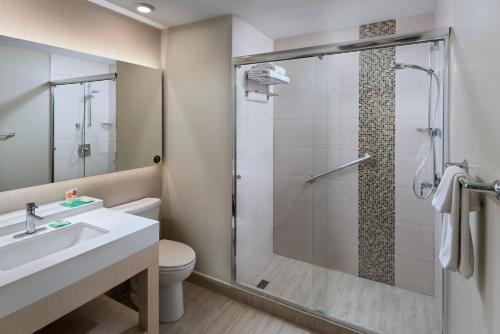 Hyatt Place Tegucigalpa Room Type - King Room - High Floor