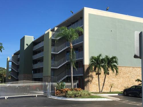 Days Inn by Wyndham Fort Lauderdale Airport Cruise Port - main image