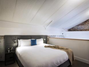 Hotel Woolstore 1888, Sydney - Handwritten Collection