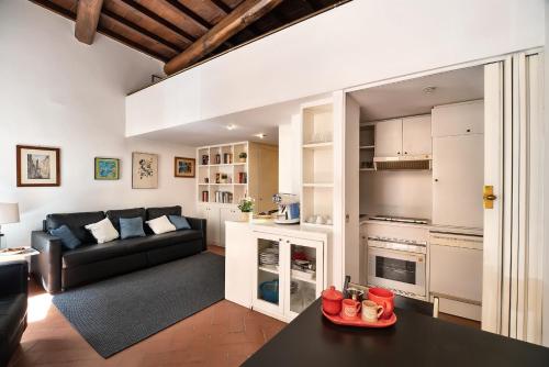 Appartamento via dei Baullari, Рим (фото 2)