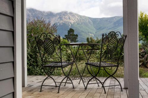 Altan/terrasse, Birch Hill Cottage -30 minutes from St Arnaud in Wairau Valley