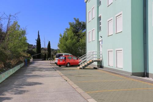 Apartments with a swimming pool Mastrinka Ciovo - 11717 - image 5