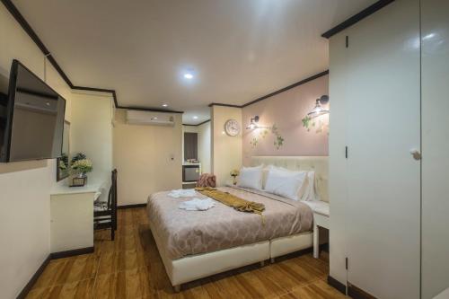 room detail thumbnail 0