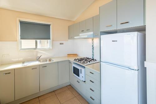 Ingenia Holidays Nambucca Heads Room Type - Waterfront Spa Cabin (2BR) - No pets allowed