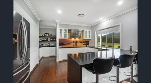 Konyha, ON Keppies - BnB - Family Farm & Wedding Guest Accommodation Paterson NSW in Paterson