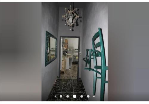 Bejárat, La casetta sul Piazzone in Castelnuovo di Val di Cecina