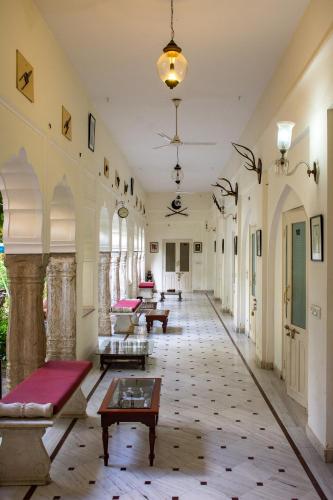 Iekārtas, Castle Khandela Hotel in Kandela