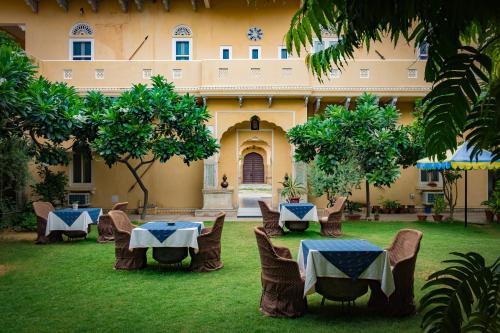Dārzs, Castle Khandela Hotel in Kandela