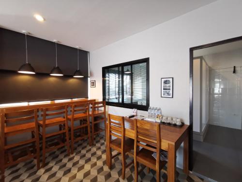 プーケット The Besavana Phuket 3つ星 ホテル レストラン