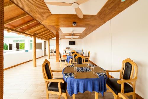 Restaurant, PERLA Dhangethi in South Ari Atoll