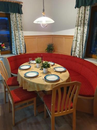 บริการและสิ่งอำนวยความสะดวก, Haus Bayliss in เซเดอร์เฮาส์