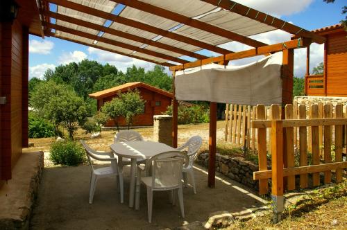Cabanas del Cortino in Monleras