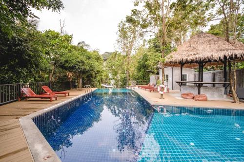 Swimming pool, The Dearly Koh Tao Hostel-SHA Plus in Chalok Baan Kao