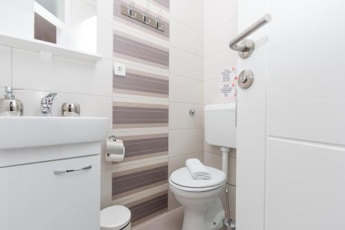 Large Double Room image 10