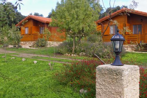 Cabañas del Cortino in Monleras
