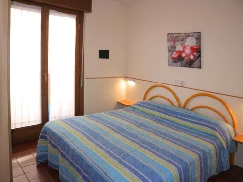 2 bedrooms, 4 beds