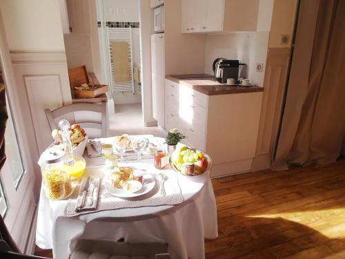 Chambre d hôte : Louvre Elegant Apt Suite - image 5