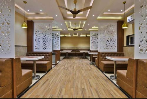 Restorāns, HOTEL CENTRE POINT in Mundra
