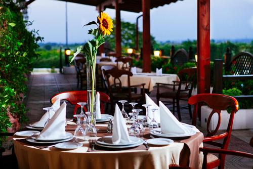 레스토랑, Hotel Aiges Melathron in 베리아