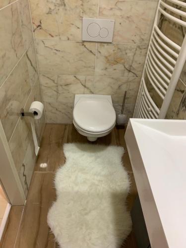 Colony Apartments - image 5