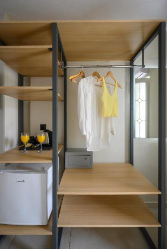 Mare Boutique - image 12