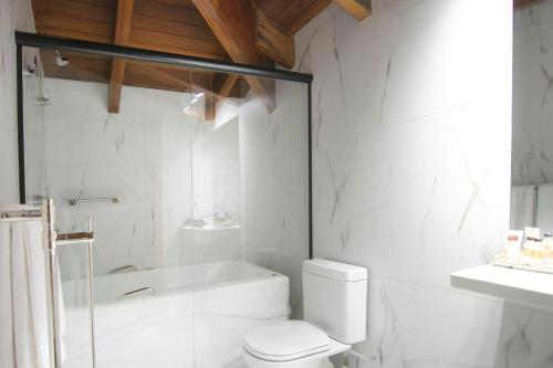 Book the Suite with Hot Tub Suite with Hot Tub