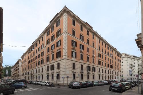 Piramide & Testaccio Design Flat - image 12