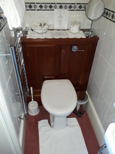 Large Double Room with En-Suite Shower