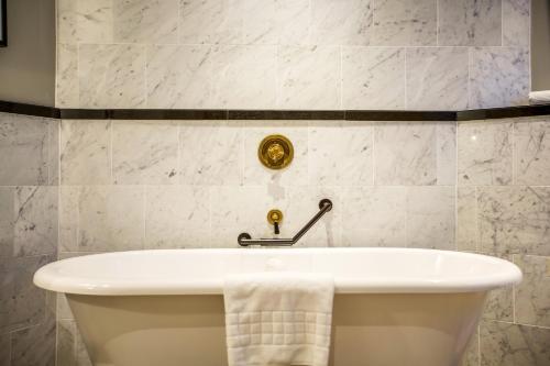 224713331 voco Grand Central Glasgow by IHG
