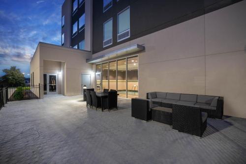 ลา ควินตา อินน์ แอนด์ สวีท บาย วินด์แฮม เวสต์ เมมฟิส (La Quinta Inn & Suites by Wyndham West Memphis) in เวสต์เมมฟิส (AR)