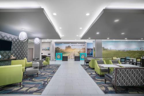 La Quinta Inn & Suites by Wyndham West Memphis