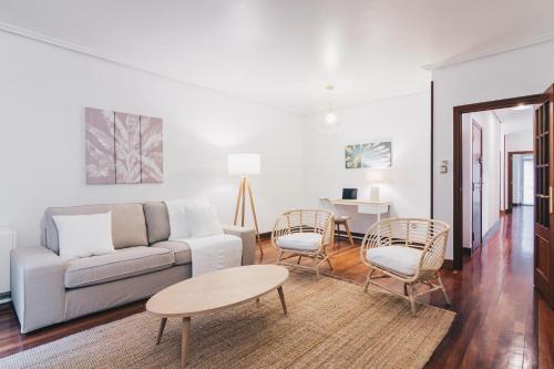 Udaberri Apartment by People Rentals - image 9