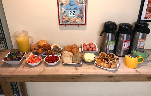 المرافق, ايرفينج هاوس آت هارفارد (Irving House at Harvard) in كامبريدج