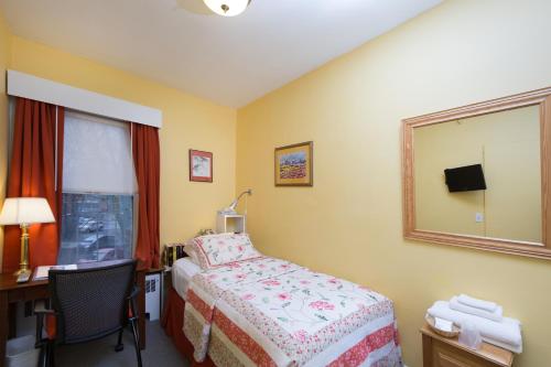 Single Room with Shared Bathroom