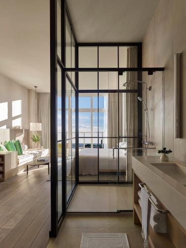 Asbury Ocean Club Hotel in Asbury Park, USA