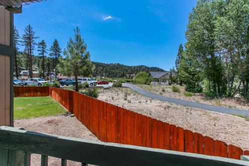 Affordable Lakeview Condo - image 3