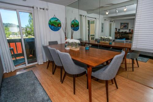 Affordable Lakeview Condo - image 4