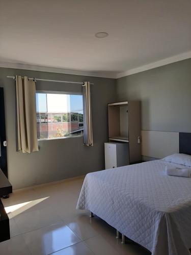 Deluxe Double Room with Side Sea View image 3